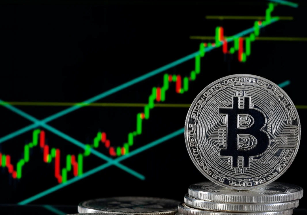 比特币价格更新有固定时间点吗？时区如何影响其波动？