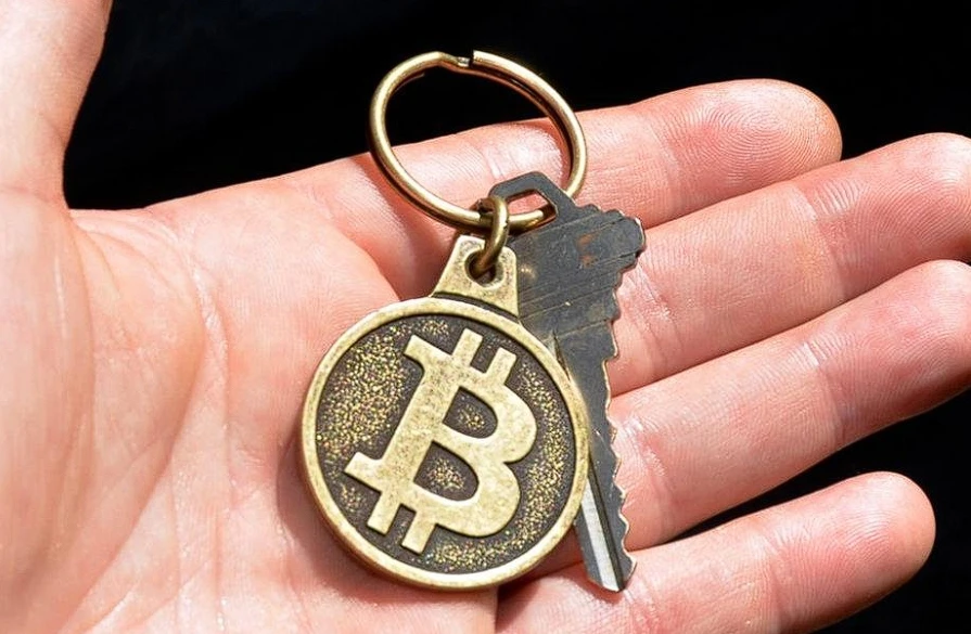 比特币密钥系统由哪些核心元素组成？